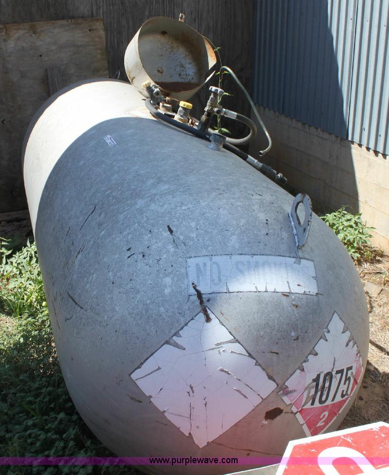 image for item F9827 Eoeready 500 gallon propane tank