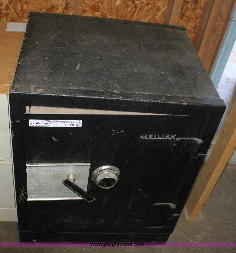 image for item F9828 Meilink safe