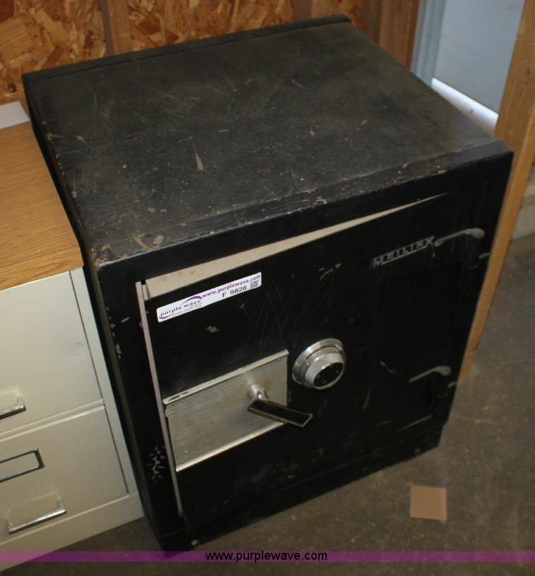 image for item F9828 Meilink safe