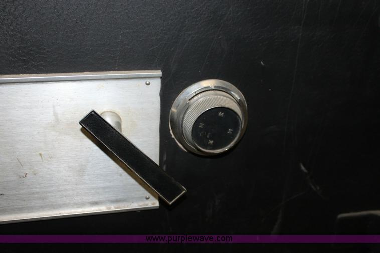 image for item F9828 Meilink safe