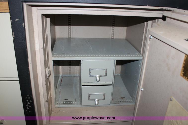 image for item F9828 Meilink safe