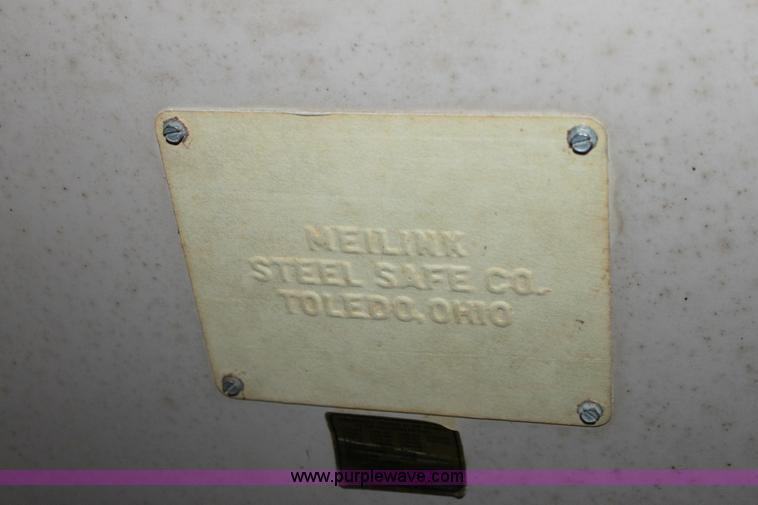 image for item F9828 Meilink safe