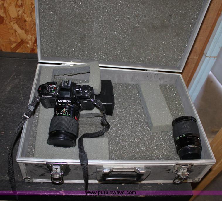 image for item F9829 Assorted cameras and lens's