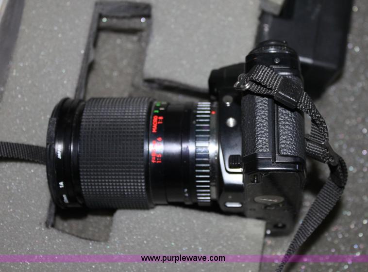 image for item F9829 Assorted cameras and lens's