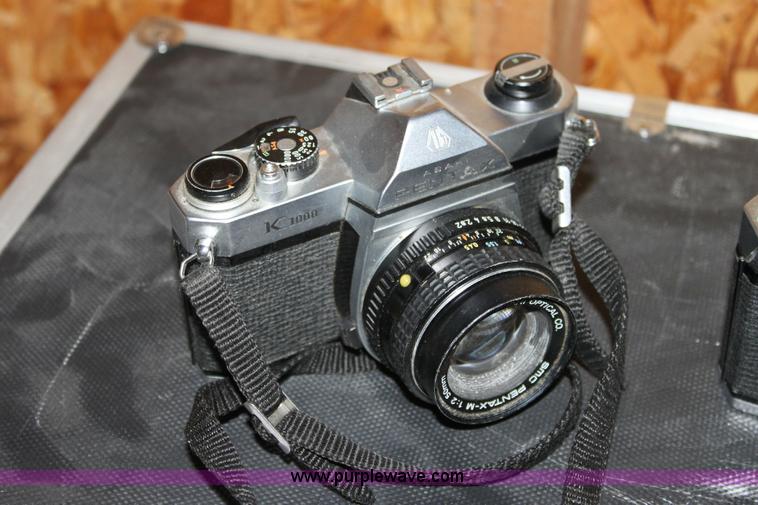 image for item F9829 Assorted cameras and lens's