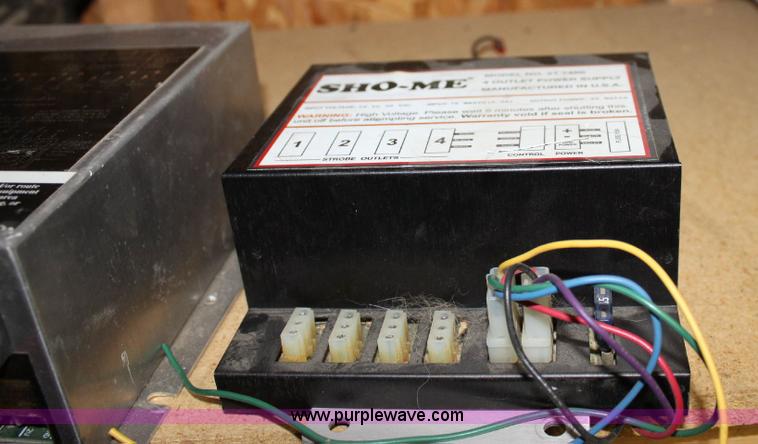 image for item F9830 Assorted police equipment