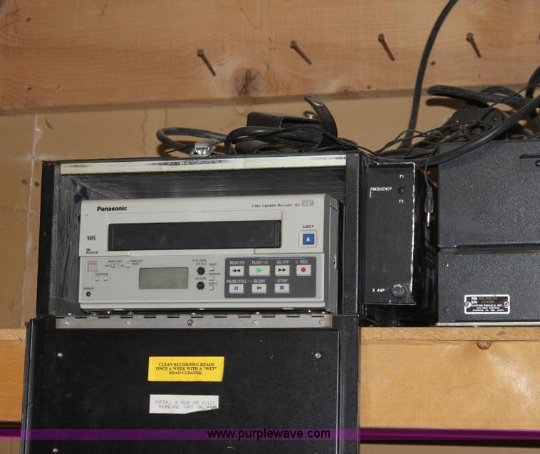 image for item F9831 Assorted camera equipment