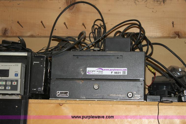 image for item F9831 Assorted camera equipment