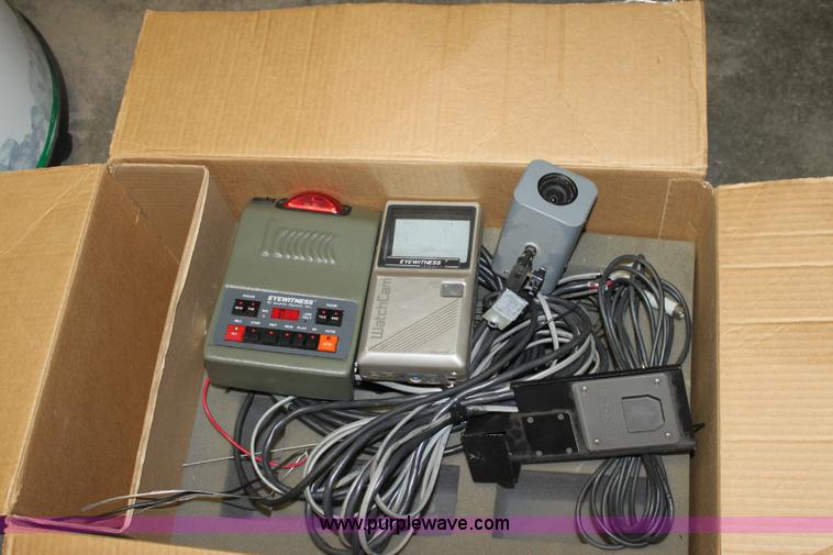 image for item F9831 Assorted camera equipment