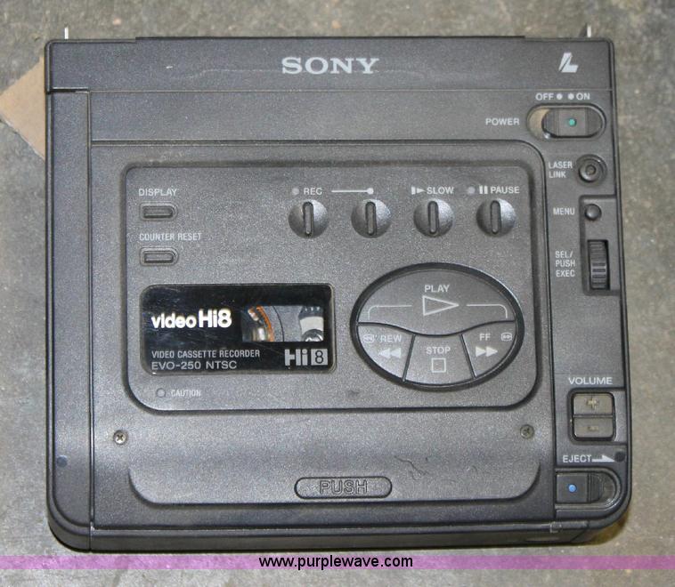 image for item F9831 Assorted camera equipment