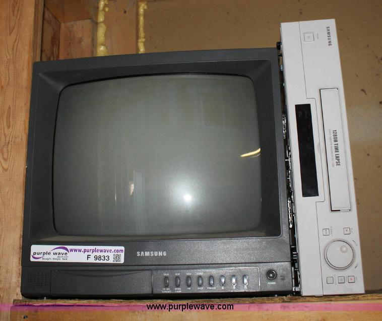 image for item F9833 Samsung 17" television and VCR