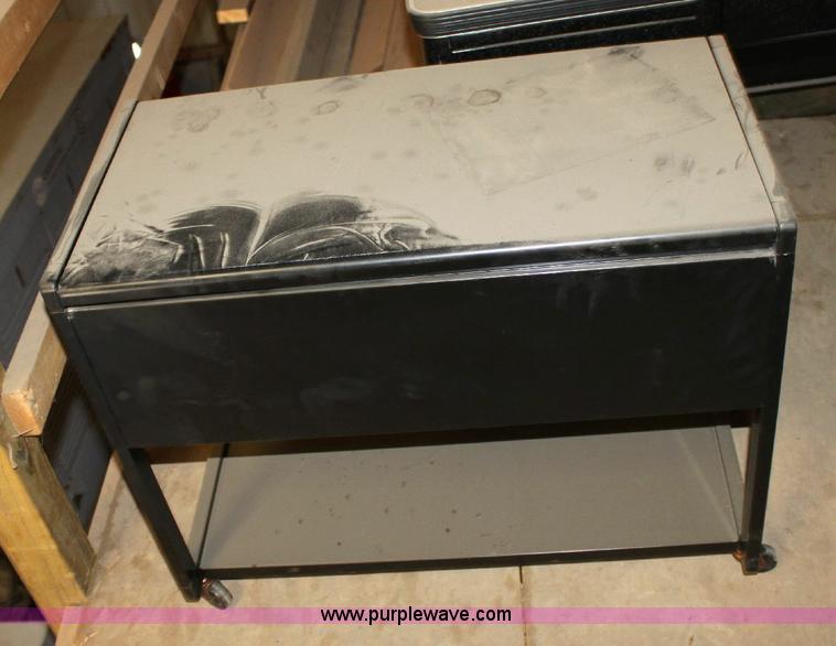 image for item F9835 Assorted office furniture