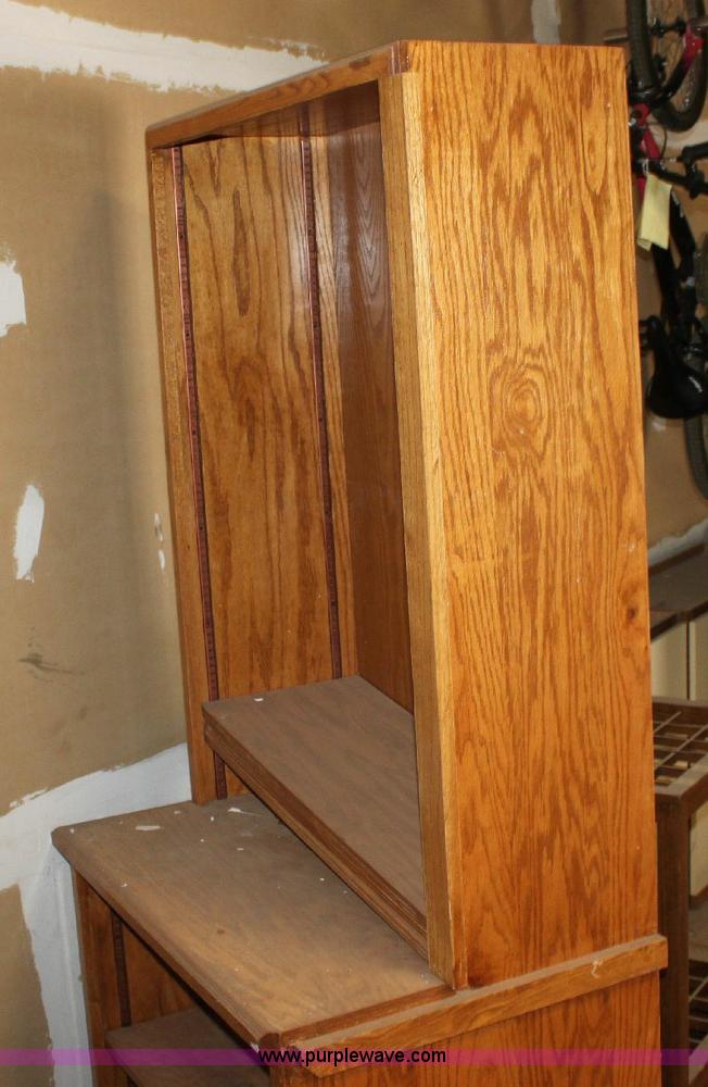 image for item F9835 Assorted office furniture