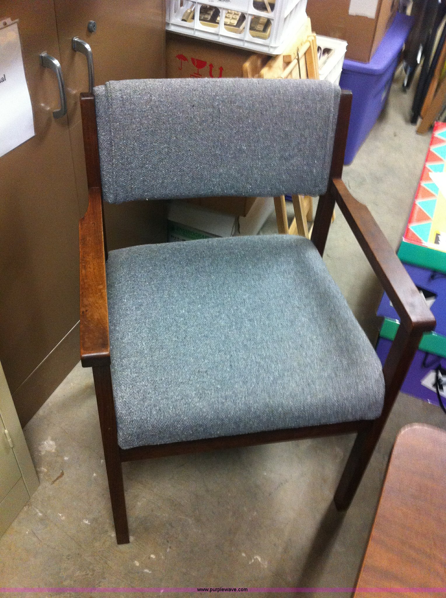 Assorted office furniture in Manhattan, KS Item A1249 sold Purple Wave