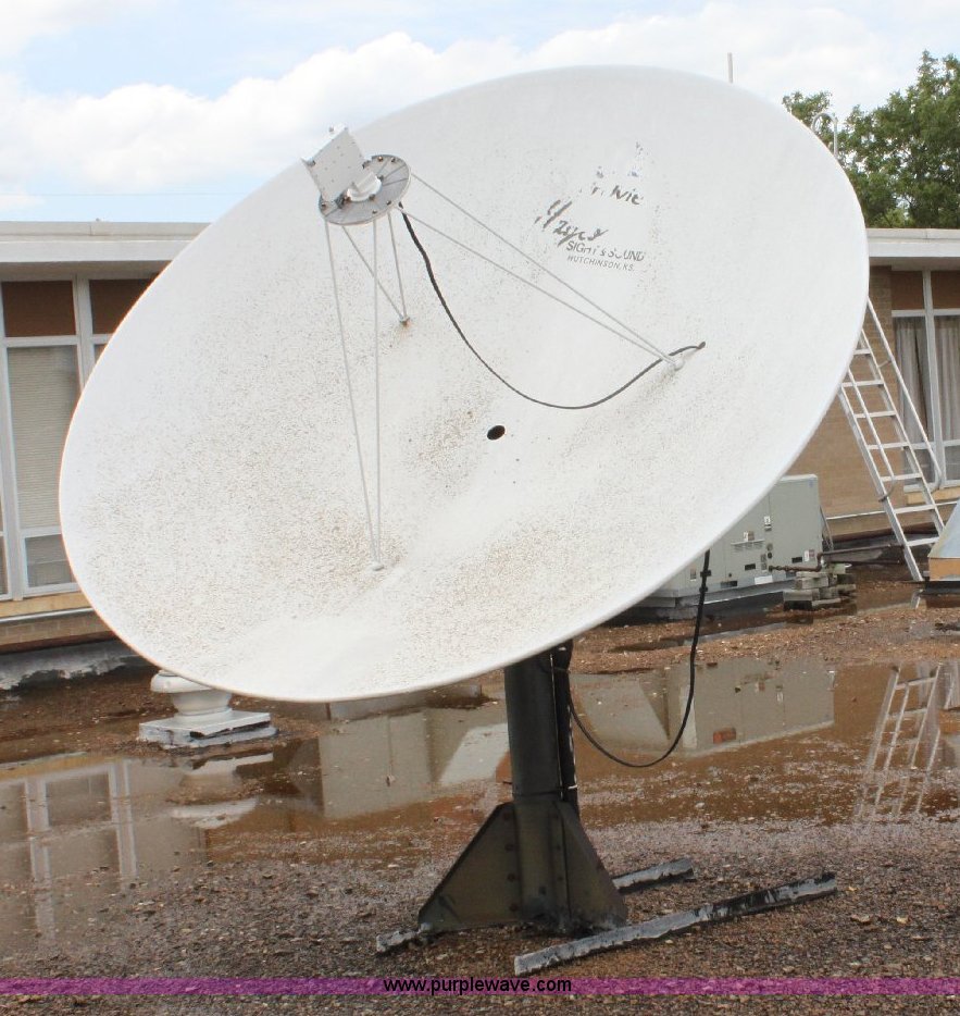 10' satellite dish, Birdview in Hutchinson, MO Item A2678 sold