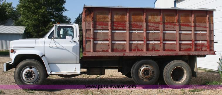 image for item A2258 1983 GMC TopKick C6500 grain truck