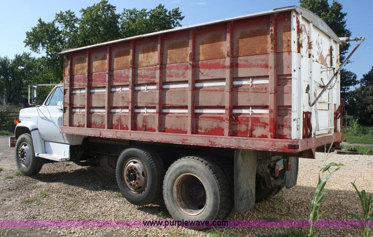 image for item A2258 1983 GMC TopKick C6500 grain truck
