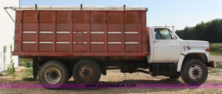 image for item A2258 1983 GMC TopKick C6500 grain truck