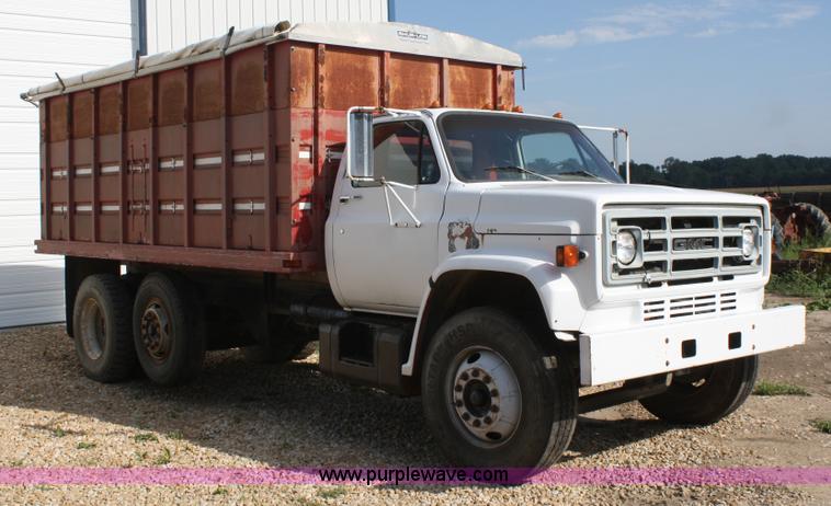 image for item A2258 1983 GMC TopKick C6500 grain truck