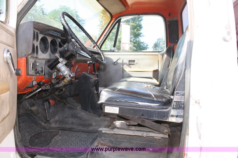 image for item A2258 1983 GMC TopKick C6500 grain truck