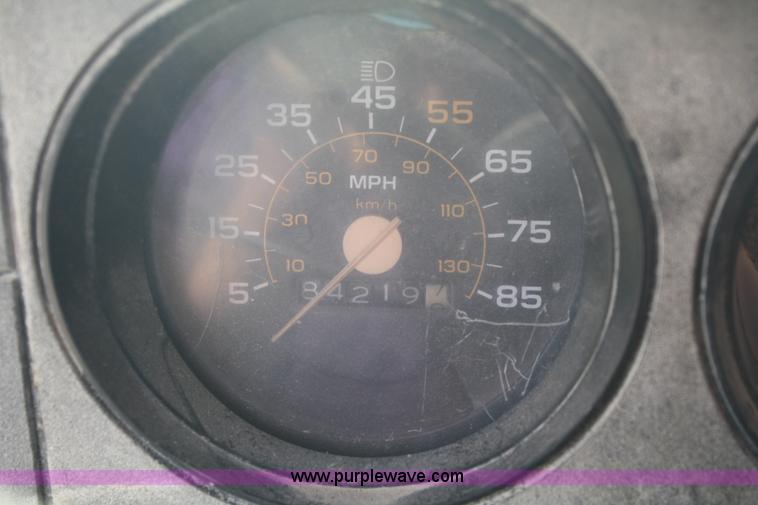 image for item A2258 1983 GMC TopKick C6500 grain truck