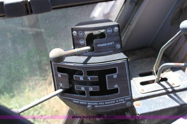 image for item A2687 Massey-Ferguson 2705 tractor