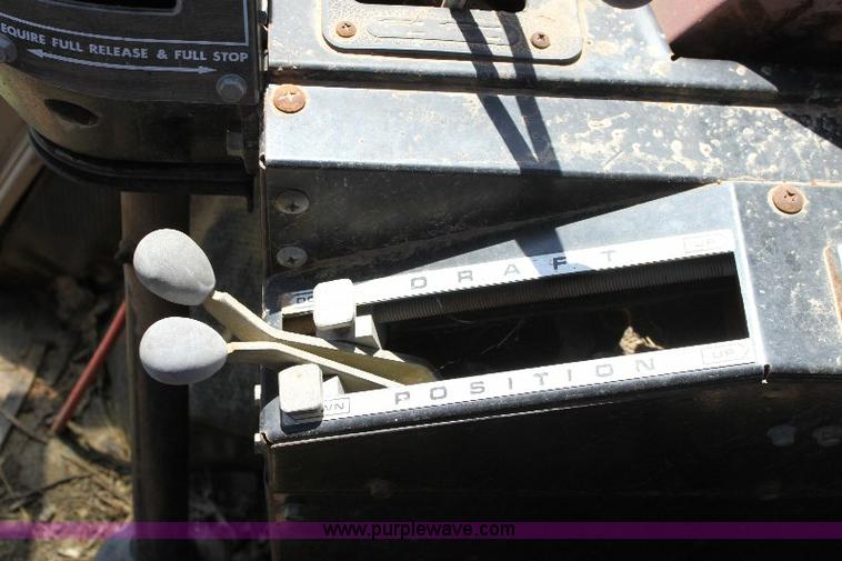 image for item A2687 Massey-Ferguson 2705 tractor