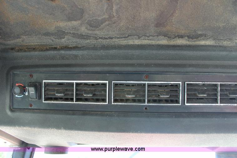 image for item A2687 Massey-Ferguson 2705 tractor