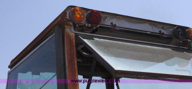 image for item A2687 Massey-Ferguson 2705 tractor