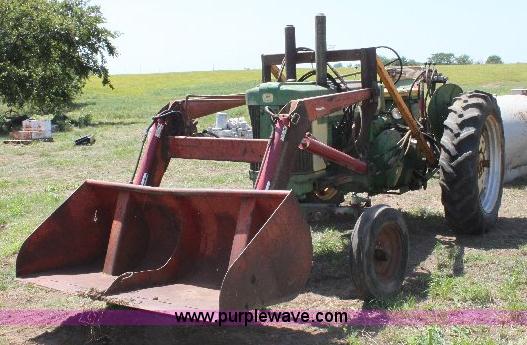 image for item A2688 John Deere 620 tractor