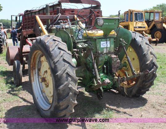 image for item A2688 John Deere 620 tractor