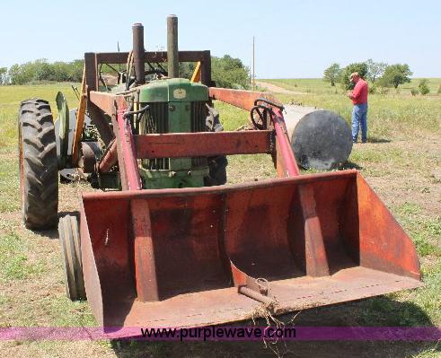 image for item A2688 John Deere 620 tractor