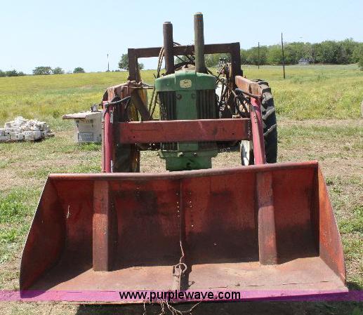image for item A2688 John Deere 620 tractor