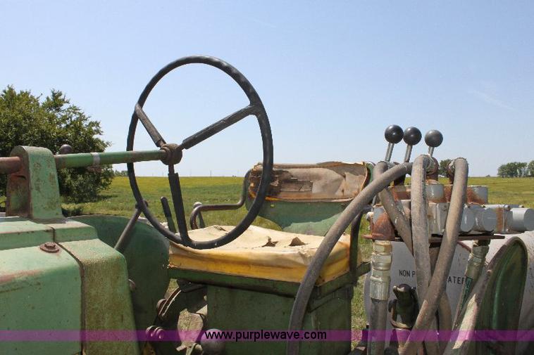 image for item A2688 John Deere 620 tractor