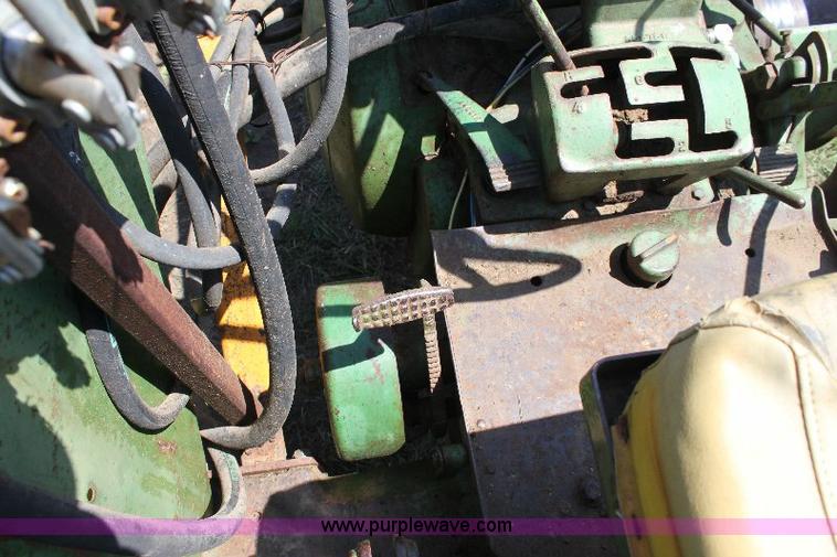 image for item A2688 John Deere 620 tractor