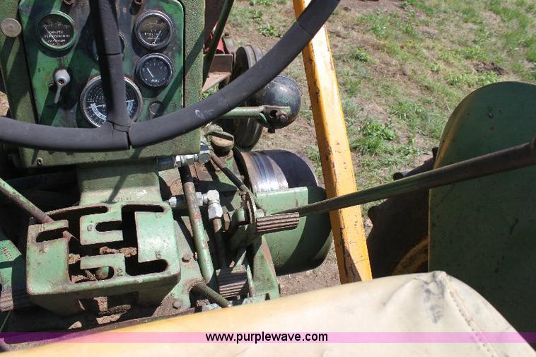 image for item A2688 John Deere 620 tractor