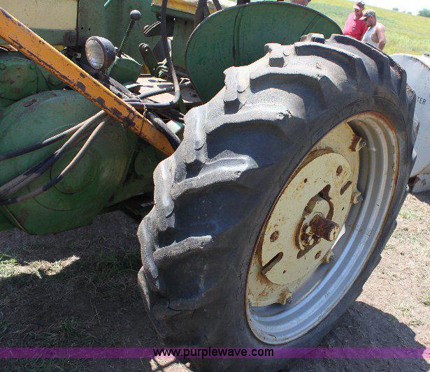 image for item A2688 John Deere 620 tractor