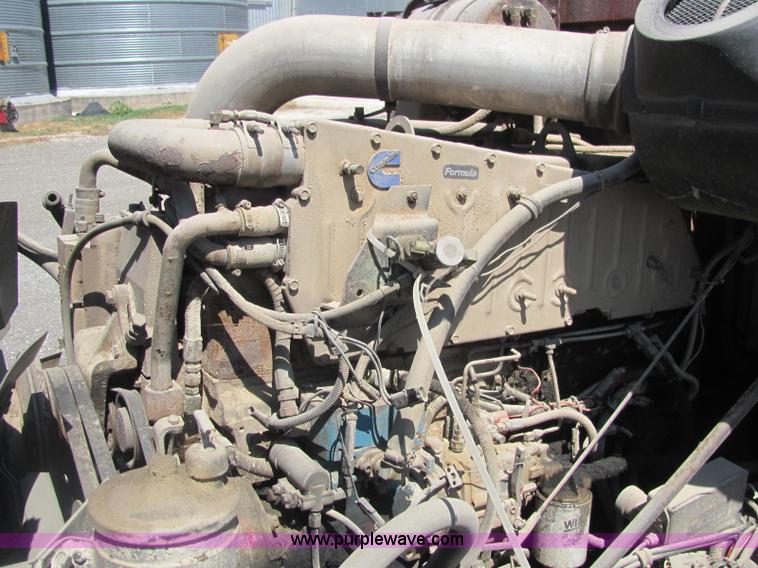 image for item A2696 1991 International 9400 grain truck