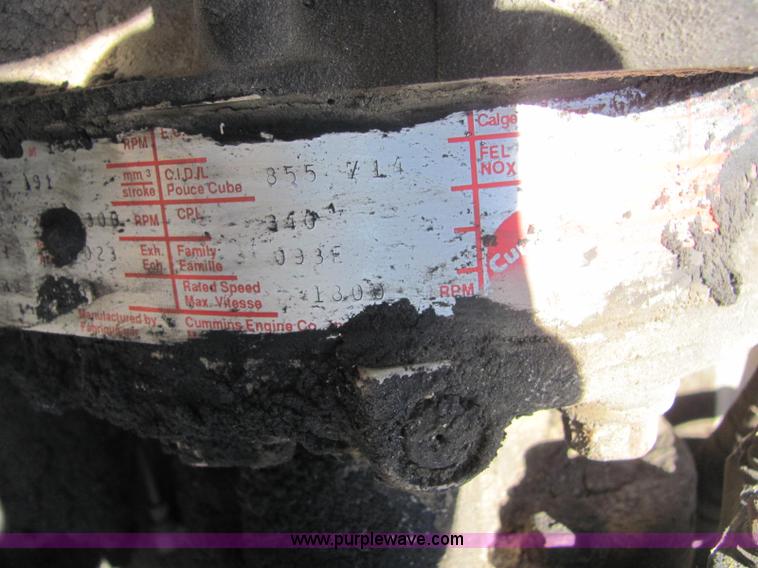 image for item A2696 1991 International 9400 grain truck