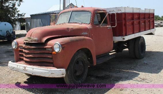 image for item A2713 1953 Chevrolet 6400 grain truck