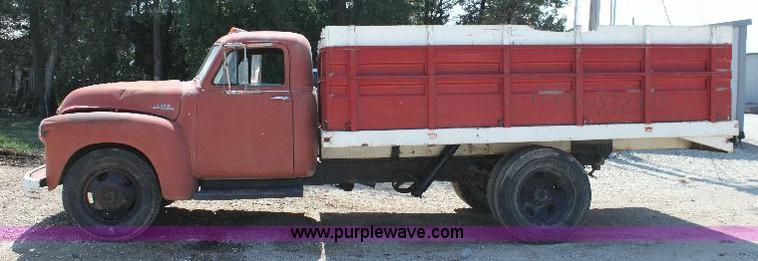 image for item A2713 1953 Chevrolet 6400 grain truck