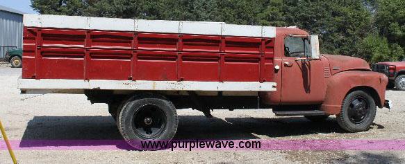 image for item A2713 1953 Chevrolet 6400 grain truck