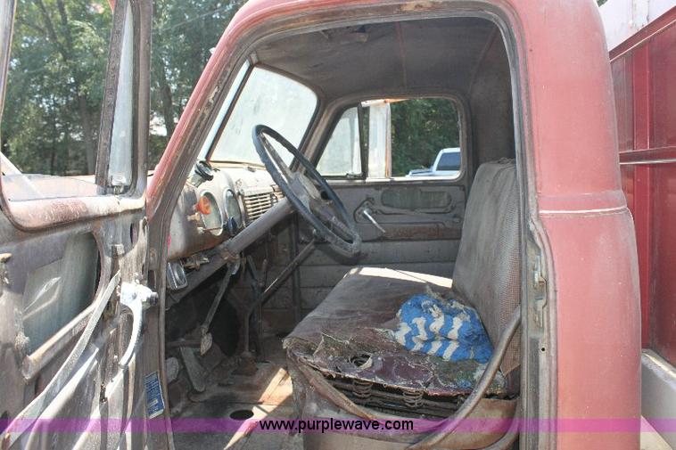 image for item A2713 1953 Chevrolet 6400 grain truck