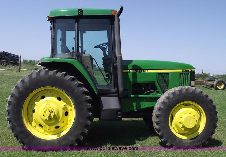image for item A4055 2001 John Deere 7410 MFWD tractor