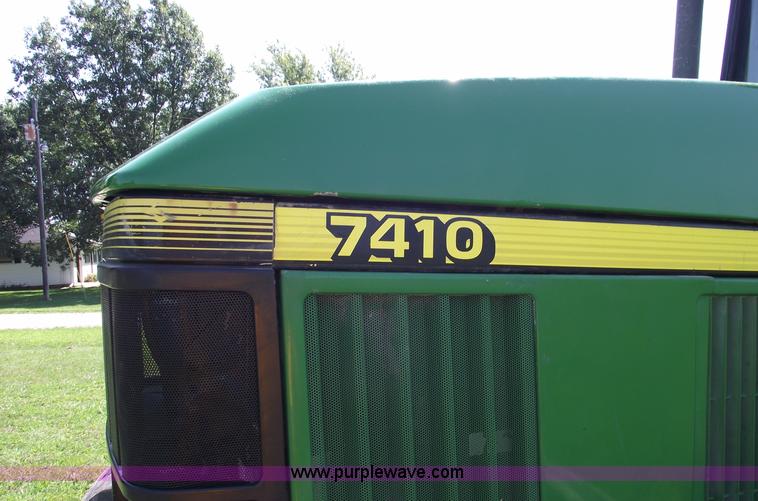 image for item A4055 2001 John Deere 7410 MFWD tractor