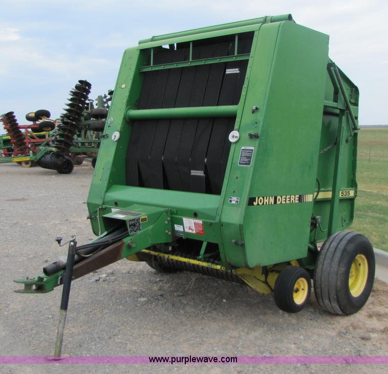 image for item A4643 1990 John Deere 535 round baler