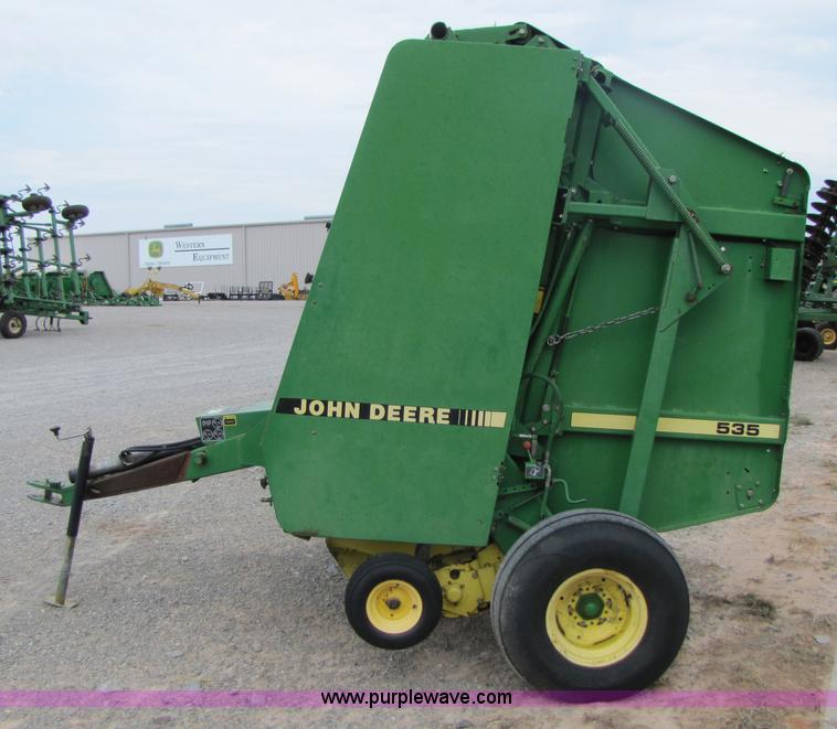 image for item A4643 1990 John Deere 535 round baler
