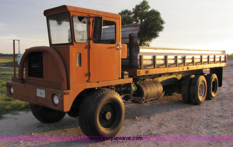 image for item A4645 1966 Mack R600 grain truck
