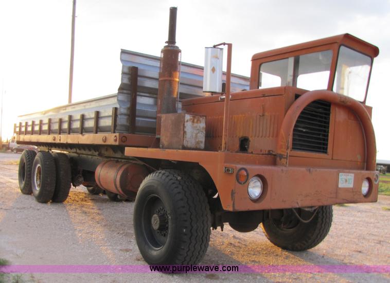 image for item A4645 1966 Mack R600 grain truck