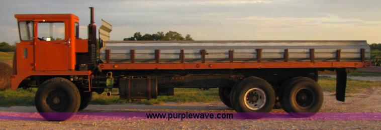 image for item A4645 1966 Mack R600 grain truck